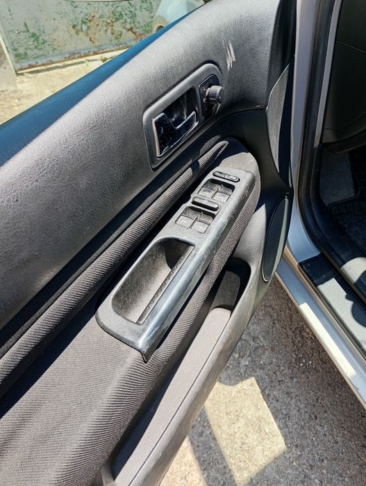 Продавам ГОЛФ 4,1.4,76к