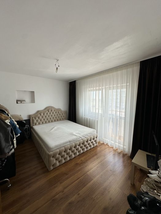 Direct proprietar | Vând apartament cu 4 camere, decomandat, în Constanța (zona Km 4-5, Bulevardul Aurel Vlaicu)