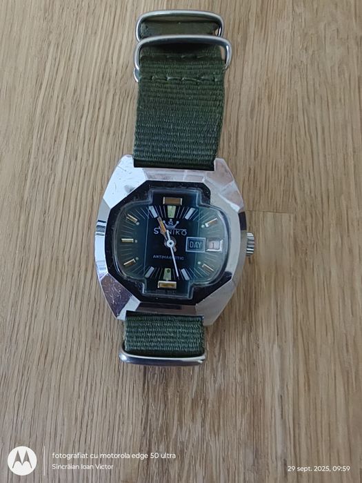 Se vinde ceas Soniko vintege. Funcționează foarte bine.