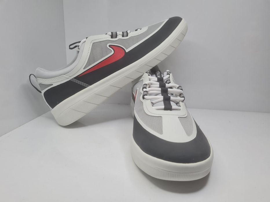 Кецове Nike SB JaH Free 2

Чисто нови  с кутия. 

Размер 45 стелка 29