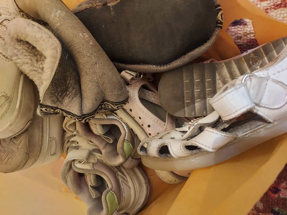 Детски вещи и обувь бесплатно