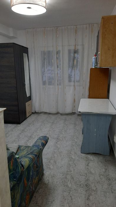 Închiriez garsonieră confort 2