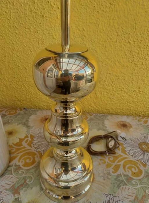 Veioza cu picior de alama