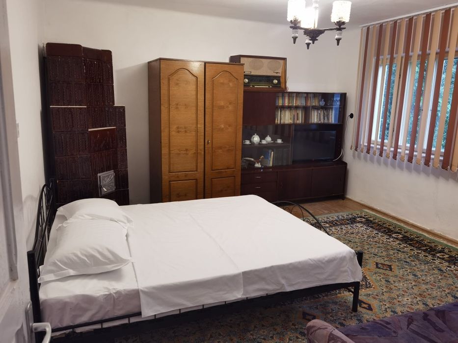 Vând casă Ocnița la 350 m de ștrandul Alb Albastru