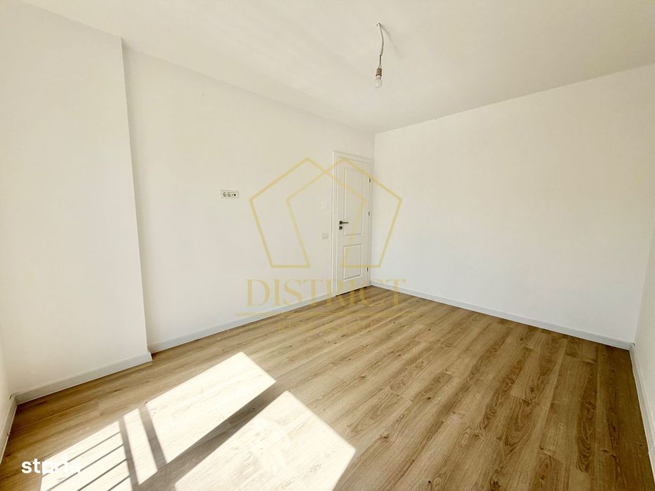 Duplex cu 5 camere si 2 bai, 470 mp teren si 115 mp utili in Ghiroda.