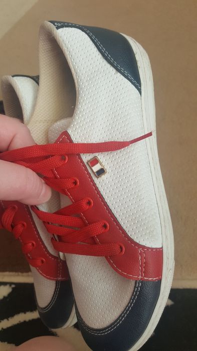 Спортно елегантни обувки