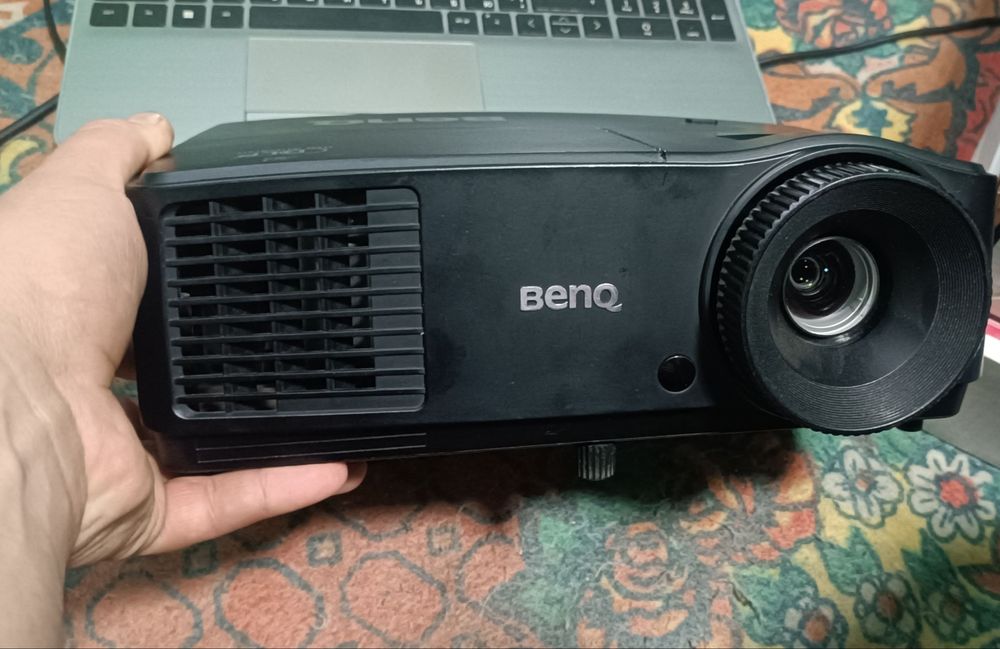 Проектор Benq es500