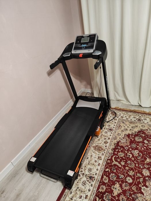 Продам электрическую беговую дорожку Genau Evolution M800.