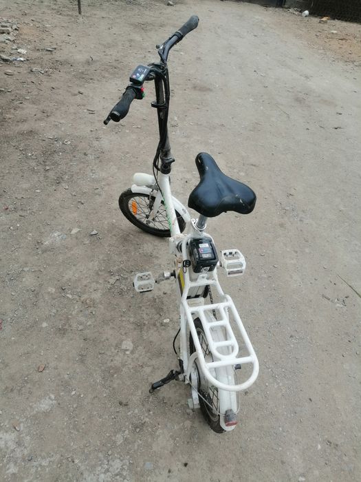 Vând bicicleta electrică
