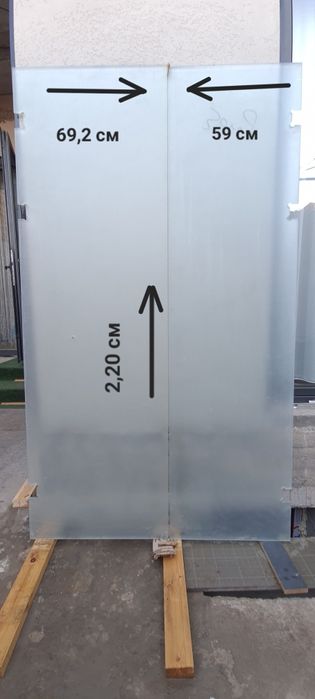 Душ кабина с распашной дверью