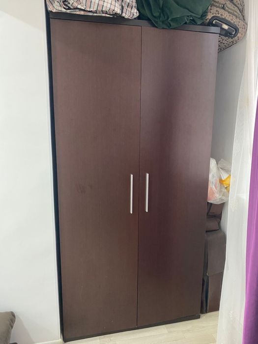 Стенка и шкаф коричневый