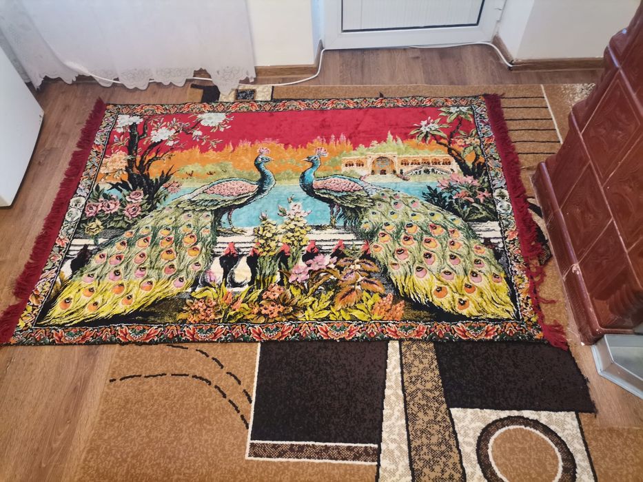 2 Carpete perete " 2 păuni" - pe Roșu și Albastru