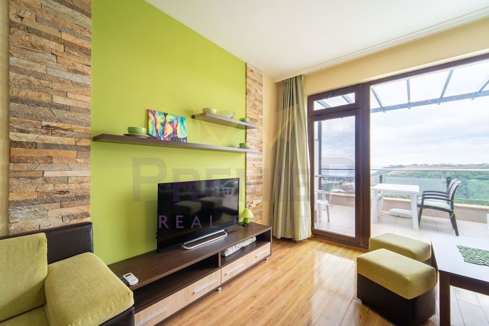 Продава се Двустаен апартамент в с. Топола, Област Добрич - 82 кв.м за 2255 €/кв.м - Снимка #4