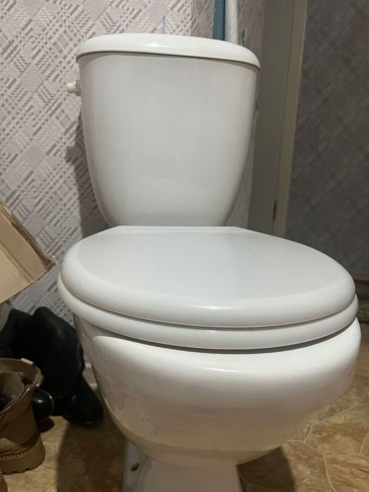 Продам унитаз срочно