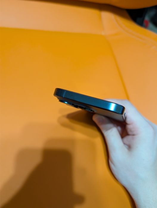 Продам свой iPhone 15 PRO Esim 128gb