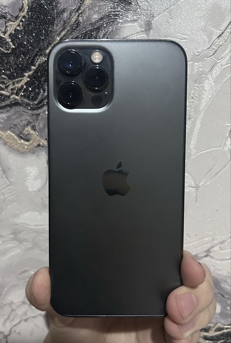 iPhone 12 Pro хорошее состояние