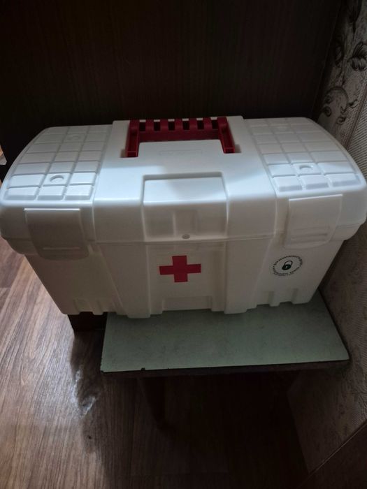 Чемоданчик для скорой помощи