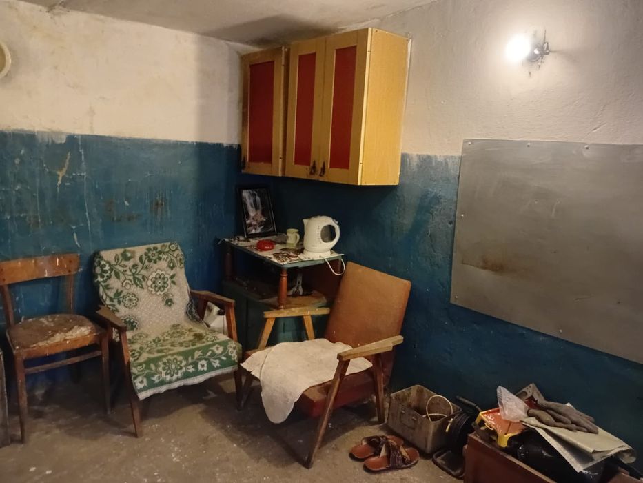 Продам  гараж  Восток- Прибор