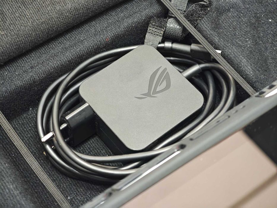 Consola portabila gaming ROG ALLY Z1 Extreme, 16GB LPDDR5, SSD 512GB