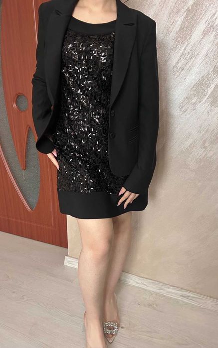 Рокля и сака в черно и бяло