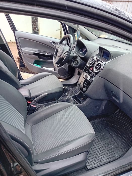 Vând Opel corsa d