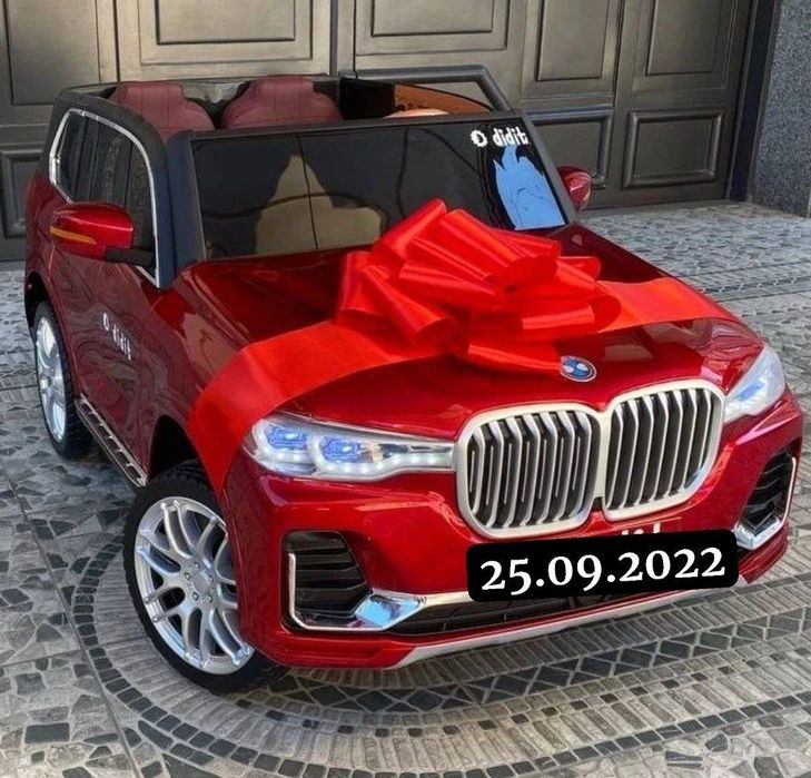 Bolalar mashinalari va kravat