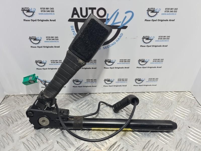 Pretensionari centuri siguranta stanga fata Opel Astra H GTC