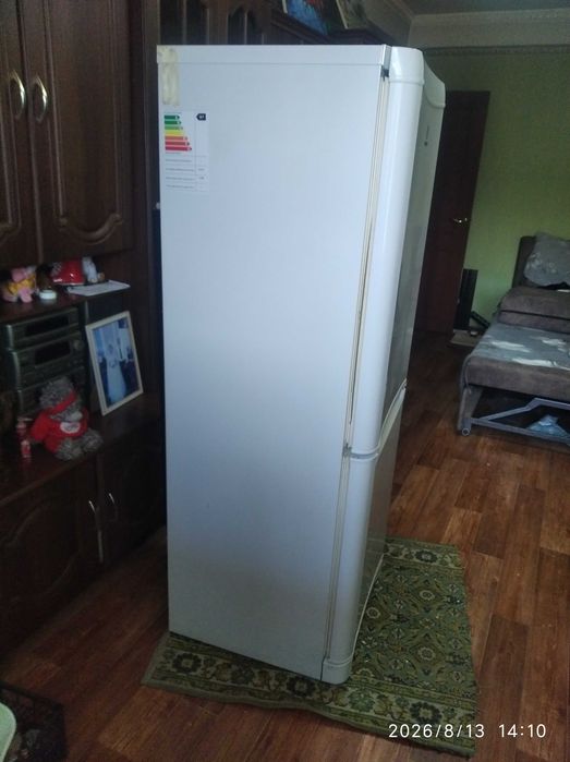 продам холодильник  INDESIT