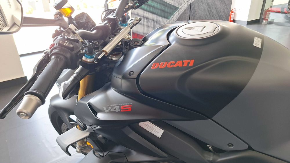 Ducati Streetfighter V4 S Grey Nero mototsikli Toshkentda