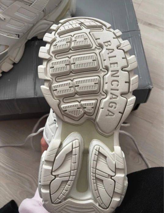 Balenciaga track