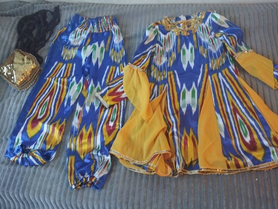 Продам костюмы детские