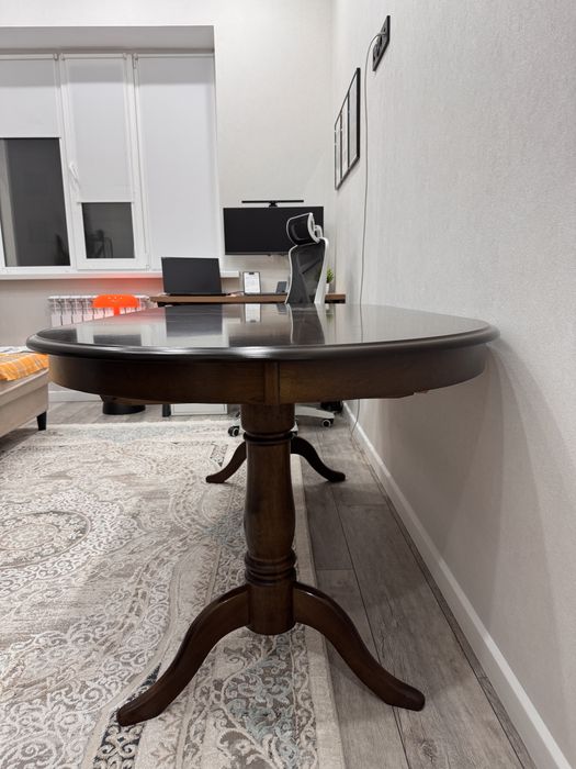 Продаю стол для зала