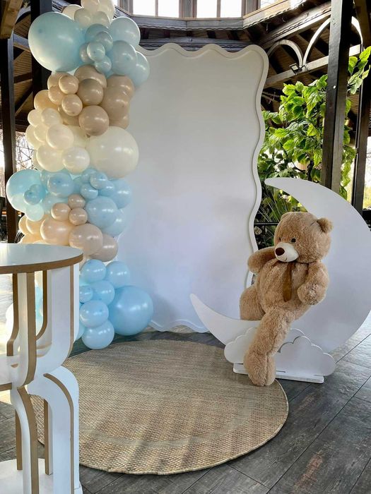 Украса с балони за бебешка погача