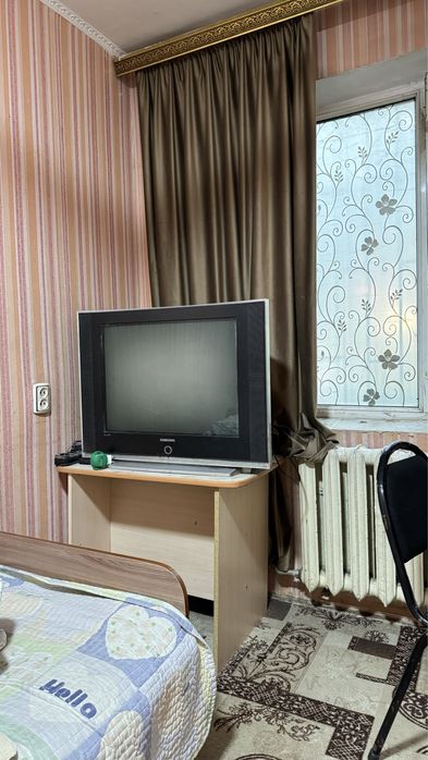 Телевизор samsung 72см