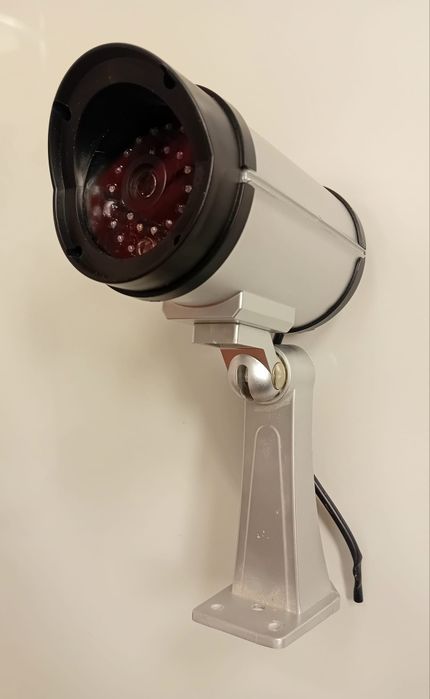 Camera supraveghere falsa