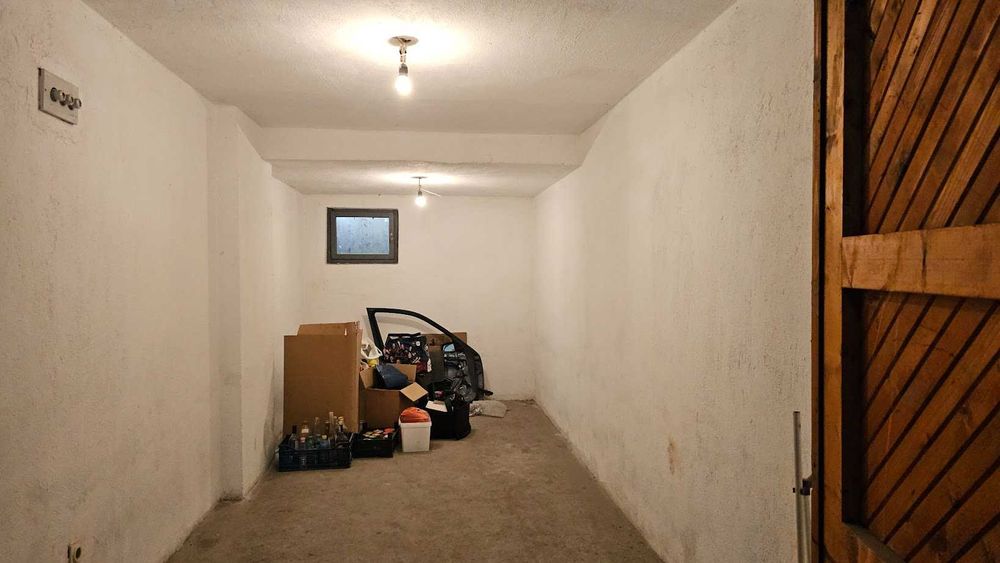 Дава се под наем Гараж / Паркомясто в Пловдив, Кючук Париж - 18 кв.м за 64.77 € - Снимка #1