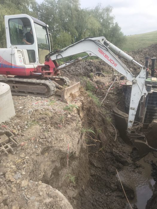 Excavator takeuchi 5 tone