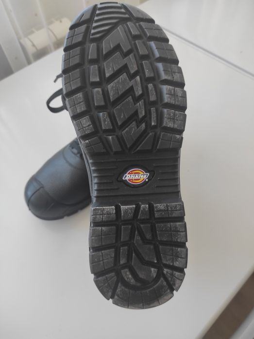 Продам зимние обувь