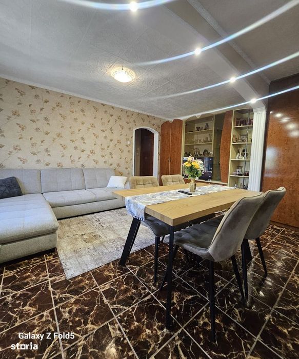 Apartament spațios, complet renovat – 3 camere –Sf. Apostol Andrei