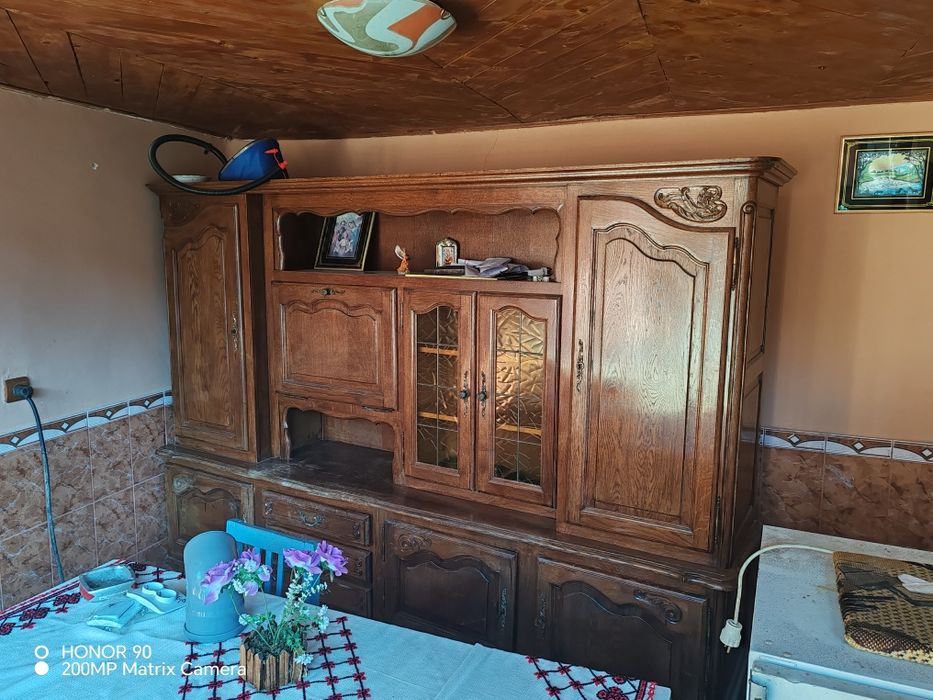 Mobila veche din lemn  masiv