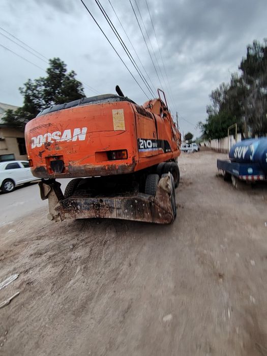 Ekskavator 210 lik