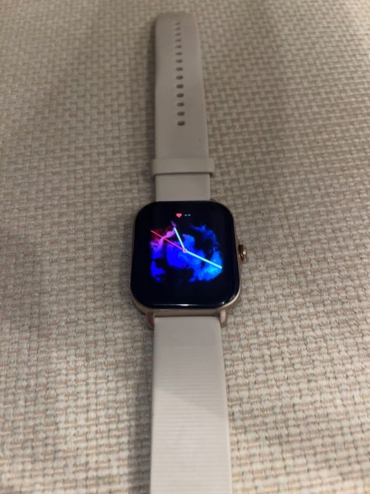 Amazfit GTS 3 като нов с протектор допълнителни кожени каишки