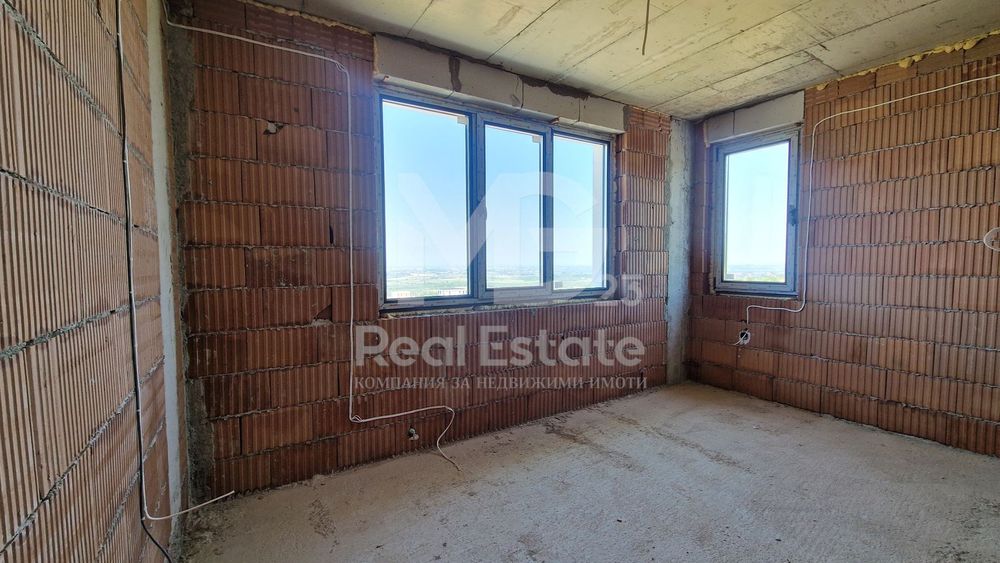 Двуетажна къща с ТРИ СПАЛНИ, завършена до ключ в Марково!