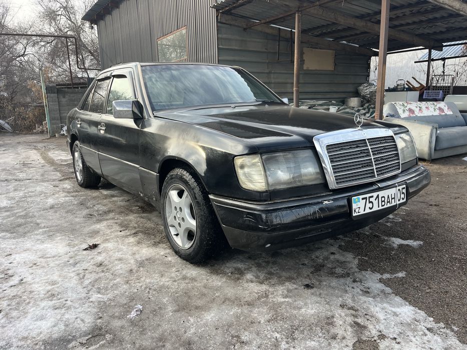 Продам мерс 124. 2.3