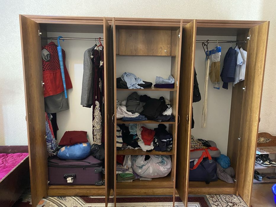 Срочно продаю спальный гарнитур