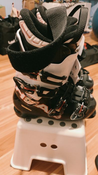 Продавам ски обувки HEAD