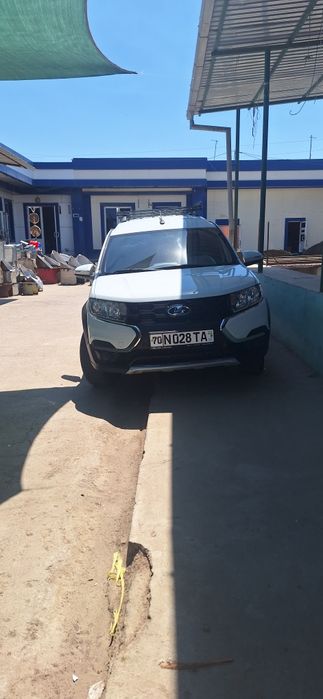 Lada largus  croos 2022