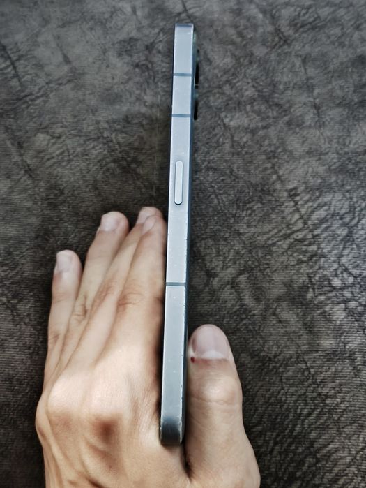 Продам Nothing Phone (2).
