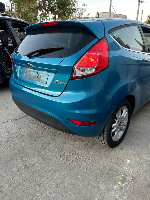 Stop stânga Ford Fiesta 2015