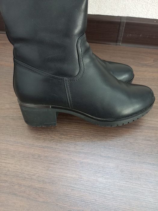 Женские кожаные сапоги